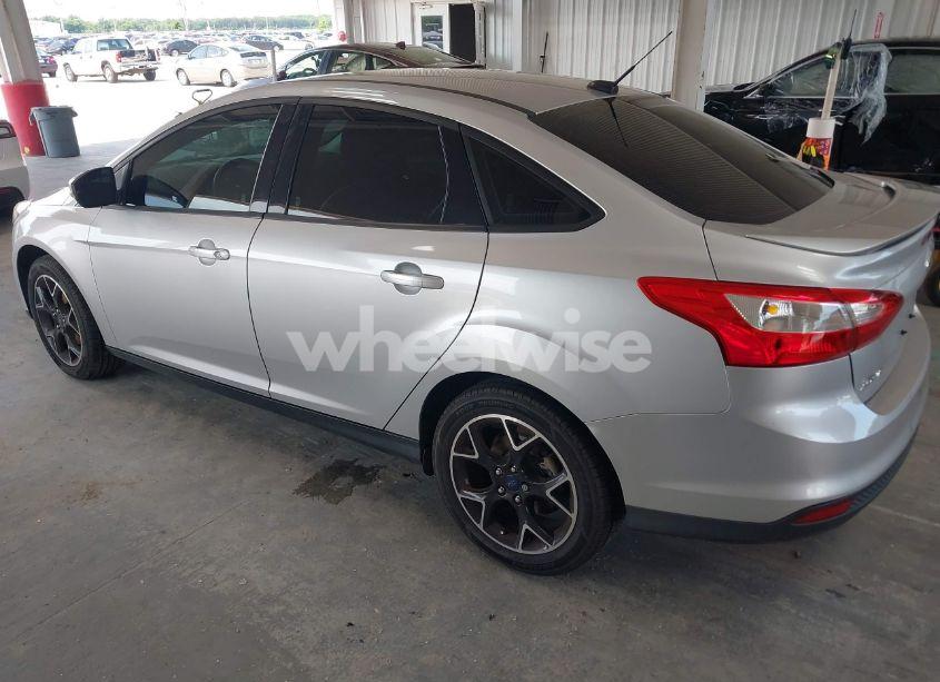 Photo 3 of 2013 Ford Focus SE (VIN 1FADP3F20DL161594)