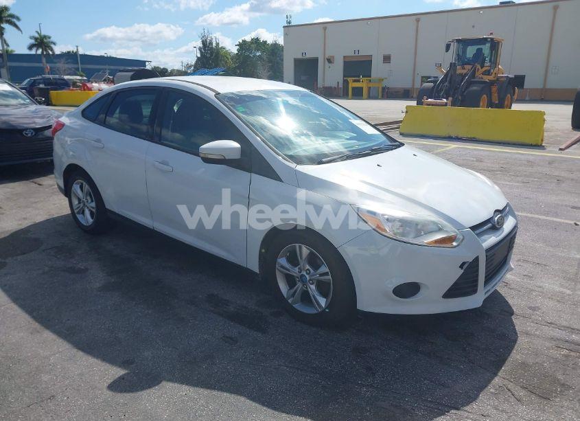 2013 Ford Focus SE (VIN 1FADP3F20DL198886) main photo