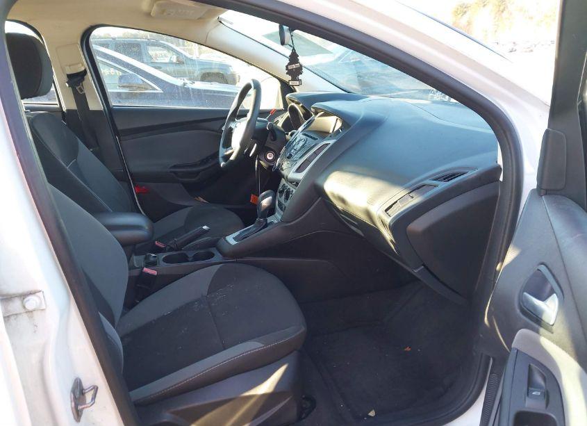 Photo 5 of 2013 Ford Focus SE (VIN 1FADP3F20DL249173)