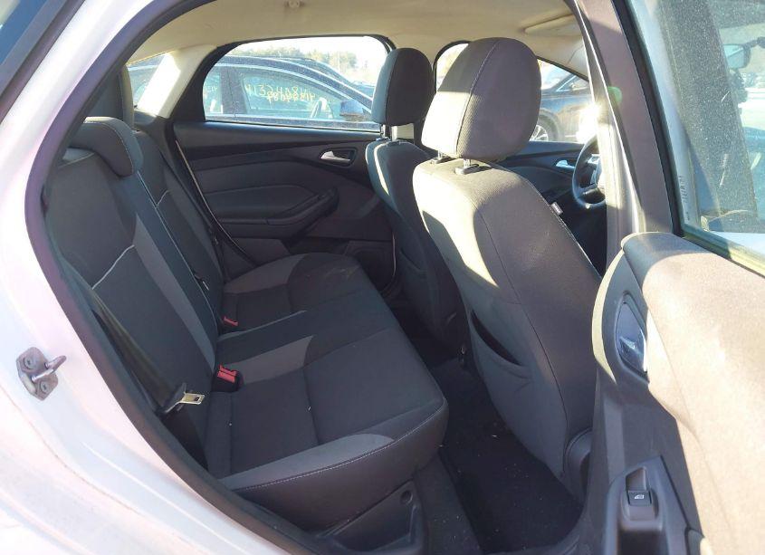 Photo 8 of 2013 Ford Focus SE (VIN 1FADP3F20DL249173)