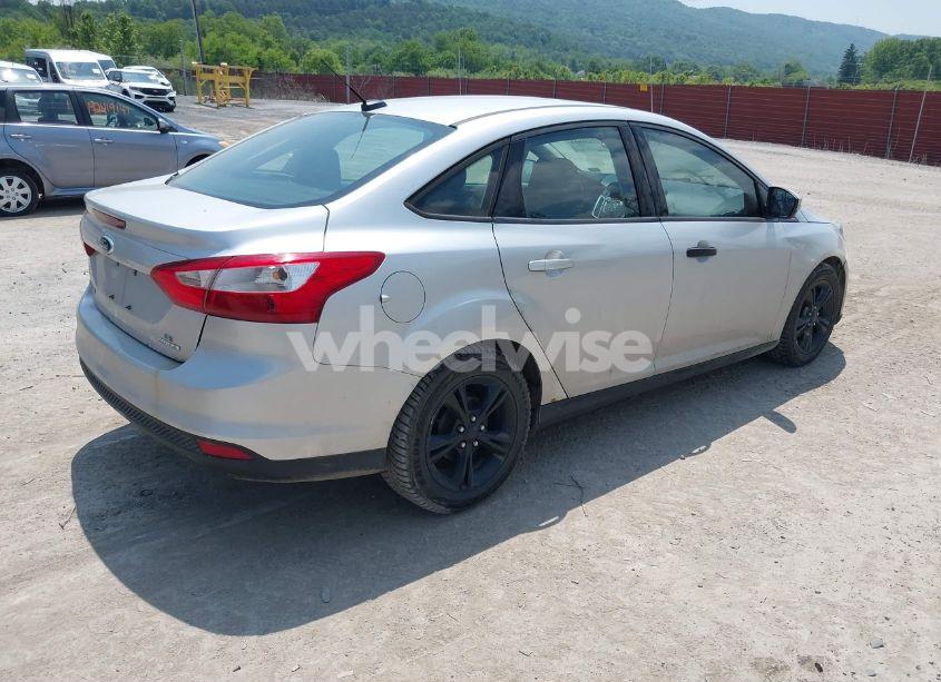 Photo 4 of 2013 Ford Focus SE (VIN 1FADP3F20DL265762)