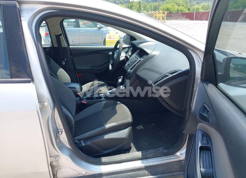 Photo 5 of 2013 Ford Focus SE (VIN 1FADP3F20DL265762)