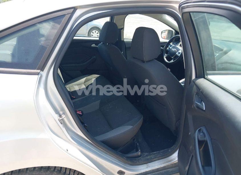 Photo 8 of 2013 Ford Focus SE (VIN 1FADP3F20DL265762)