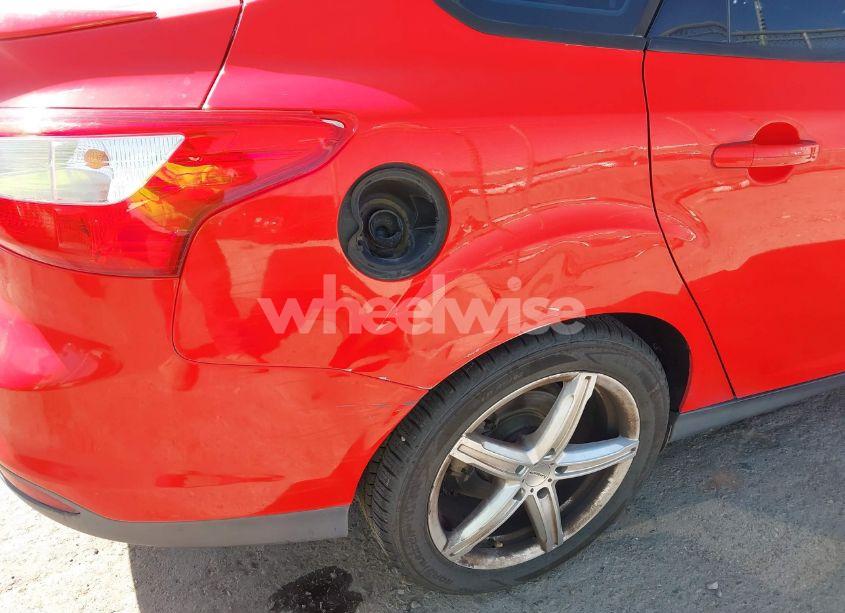 Photo 12 of 2013 Ford Focus SE (VIN 1FADP3F20DL266037)