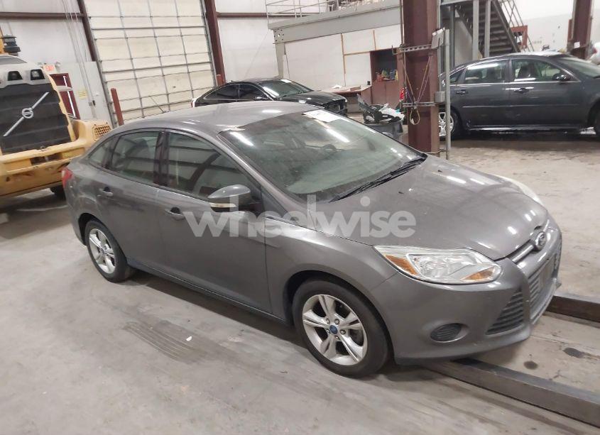 2013 Ford Focus SE (VIN 1FADP3F20DL266815) main photo