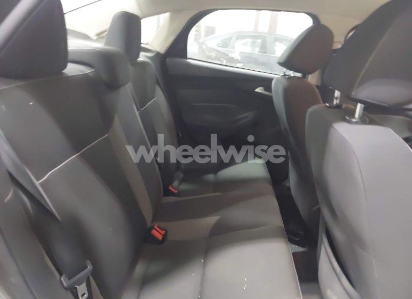 Photo 8 of 2013 Ford Focus SE (VIN 1FADP3F20DL266815)