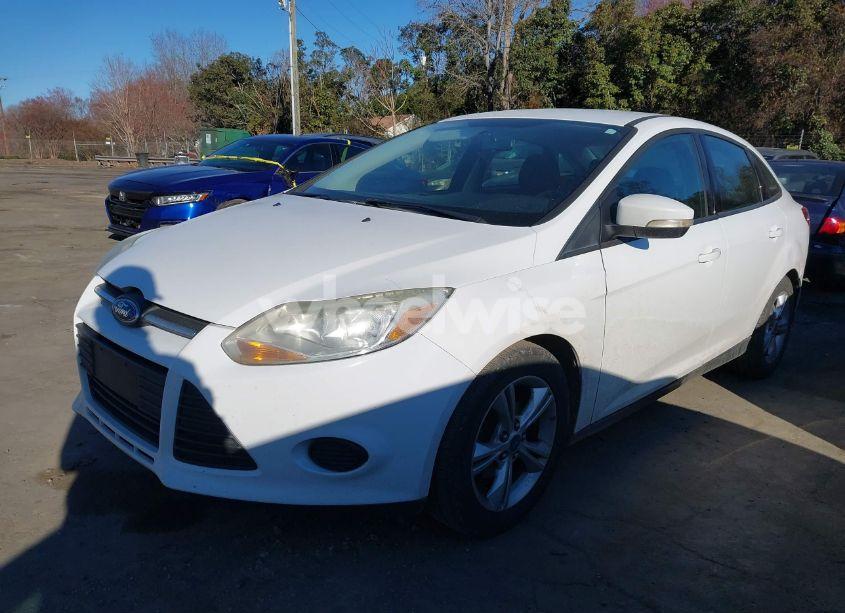 Photo 2 of 2013 Ford Focus SE (VIN 1FADP3F20DL286000)