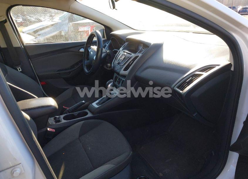 Photo 5 of 2013 Ford Focus SE (VIN 1FADP3F20DL286000)