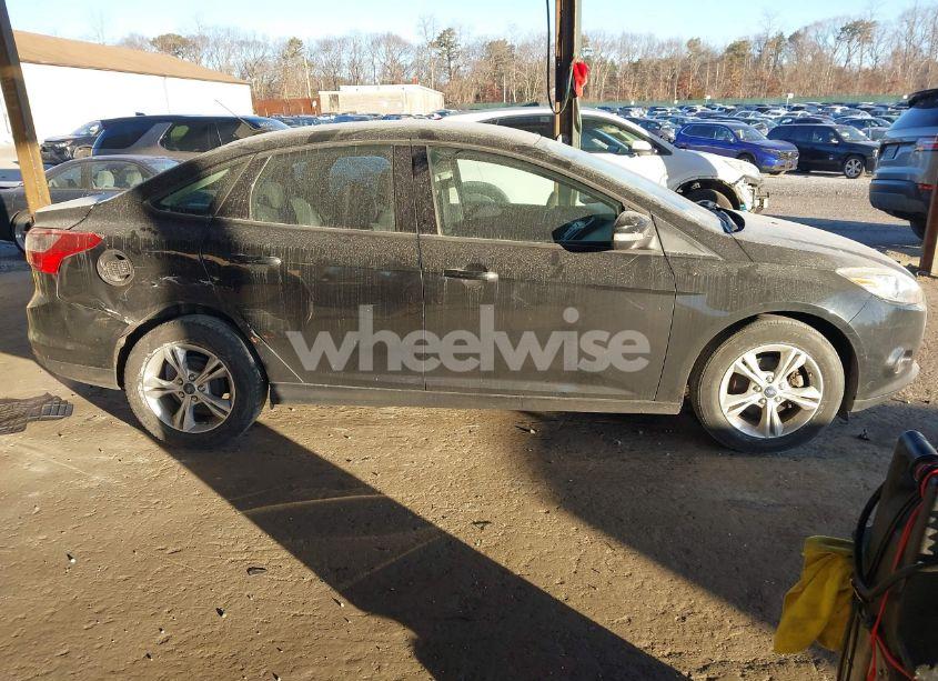 Photo 13 of 2013 Ford Focus SE (VIN 1FADP3F20DL288068)