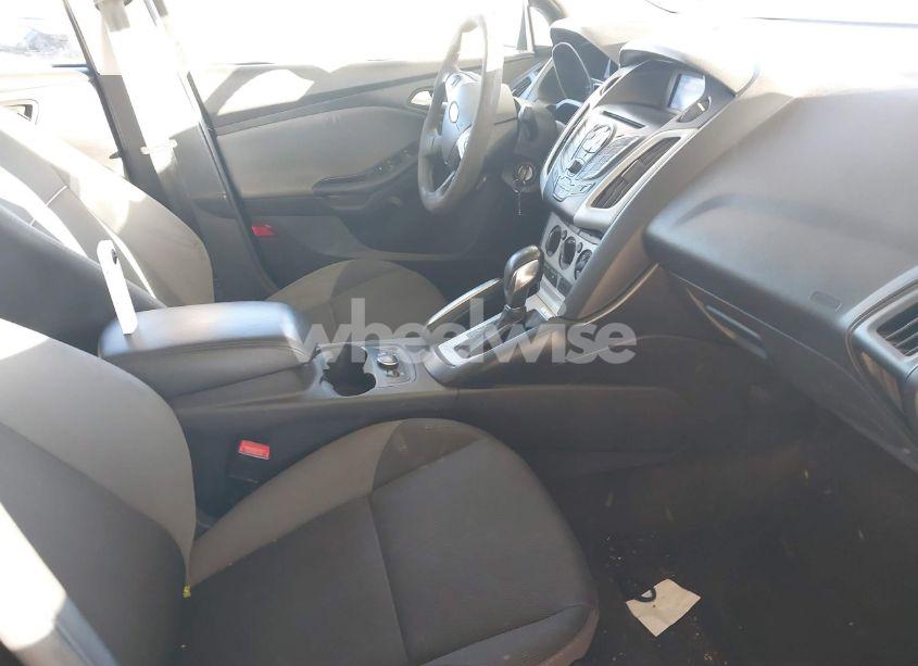 Photo 5 of 2013 Ford Focus SE (VIN 1FADP3F20DL288068)