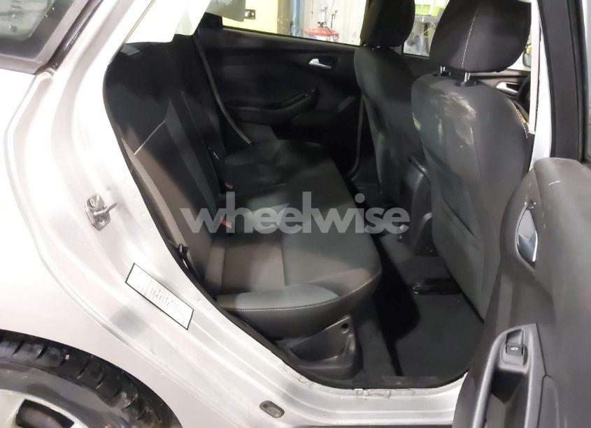 Photo 8 of 2013 Ford Focus SE (VIN 1FADP3F20DL292315)