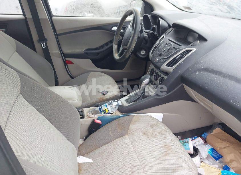 Photo 5 of 2013 Ford Focus SE (VIN 1FADP3F20DL302583)