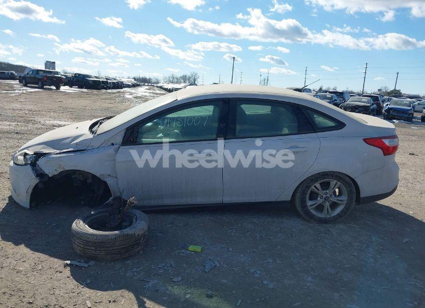 Photo 13 of 2013 Ford Focus SE (VIN 1FADP3F20DL324258)