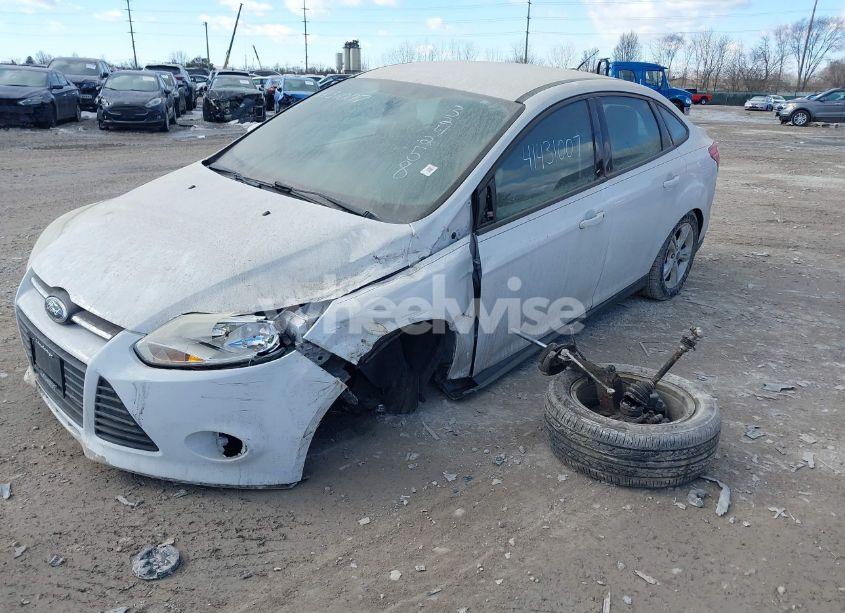 Photo 2 of 2013 Ford Focus SE (VIN 1FADP3F20DL324258)