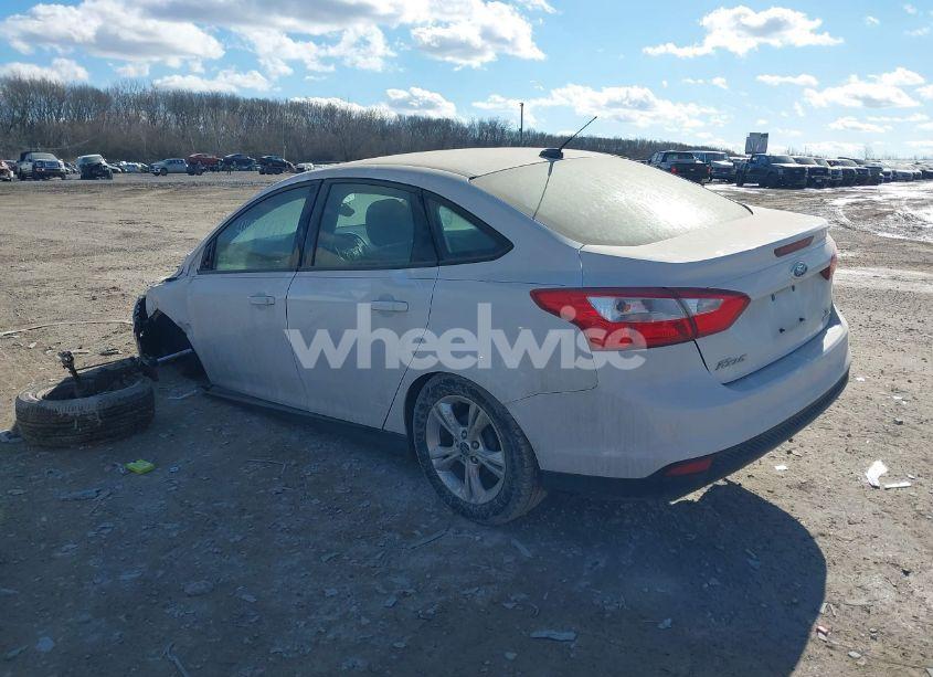 Photo 3 of 2013 Ford Focus SE (VIN 1FADP3F20DL324258)