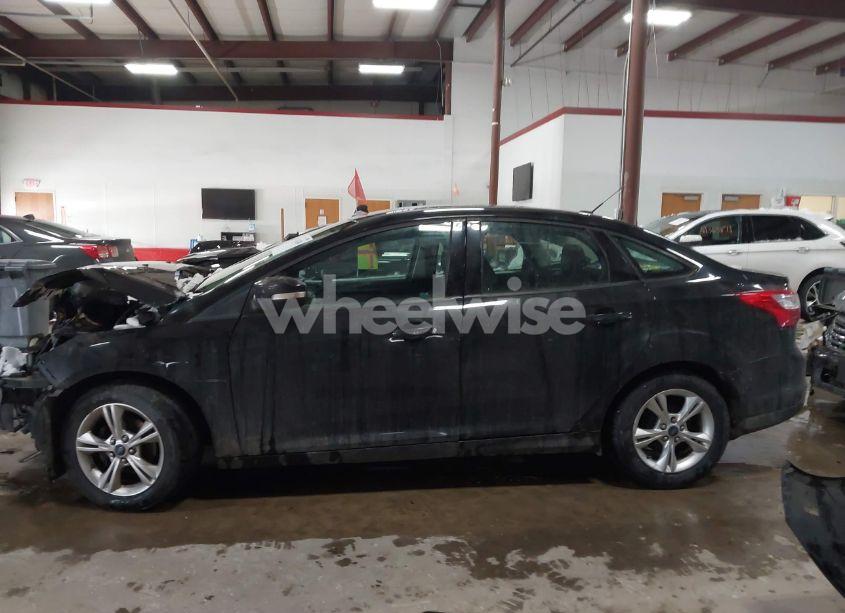 Photo 15 of 2013 Ford Focus SE (VIN 1FADP3F20DL324342)