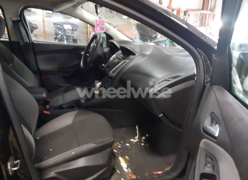 Photo 5 of 2013 Ford Focus SE (VIN 1FADP3F20DL324342)