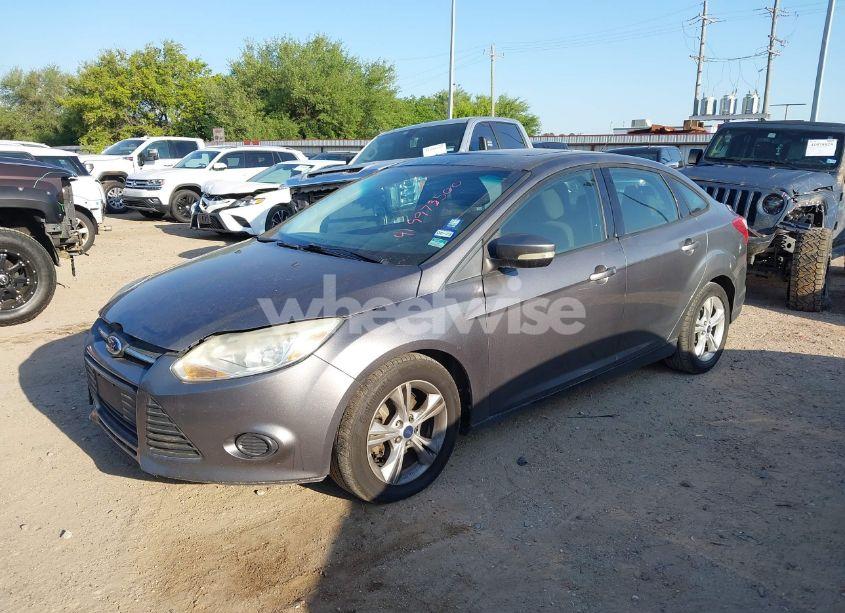 Photo 2 of 2013 Ford Focus SE (VIN 1FADP3F20DL325958)
