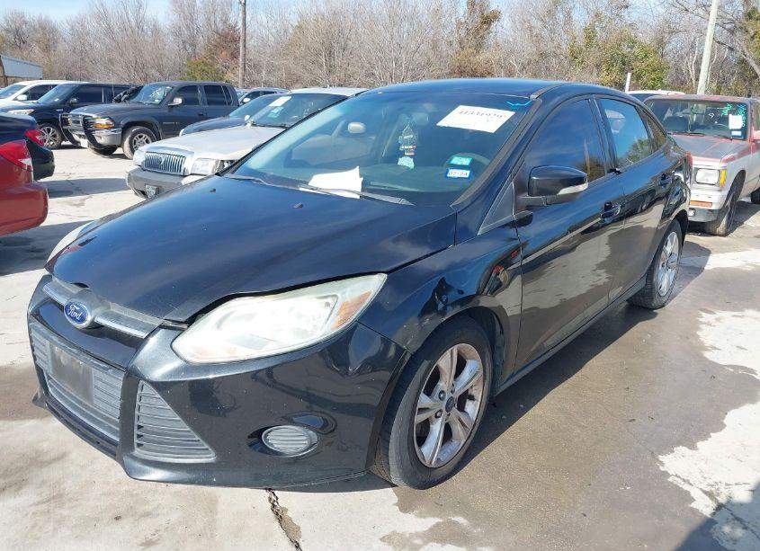 Photo 2 of 2013 Ford Focus SE (VIN 1FADP3F20DL342338)