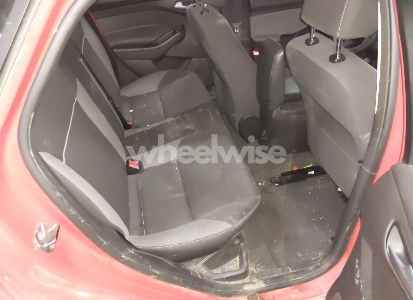 Photo 8 of 2013 Ford Focus SE (VIN 1FADP3F20DL352710)