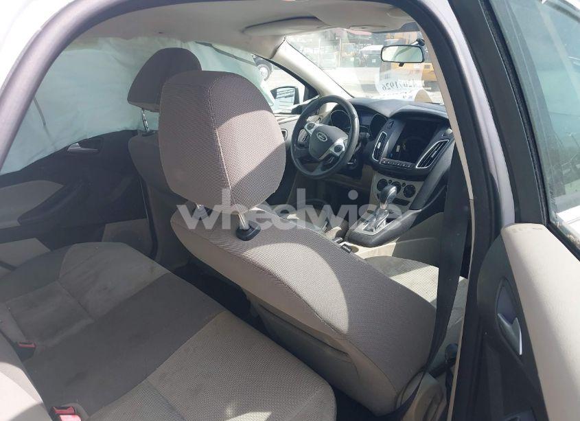 Photo 8 of 2013 Ford Focus SE (VIN 1FADP3F20DL359396)