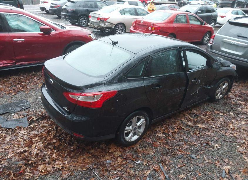 Photo 4 of 2013 Ford Focus SE (VIN 1FADP3F20DL380801)