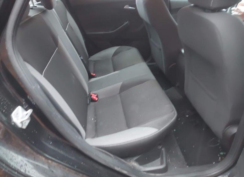 Photo 8 of 2013 Ford Focus SE (VIN 1FADP3F20DL380801)