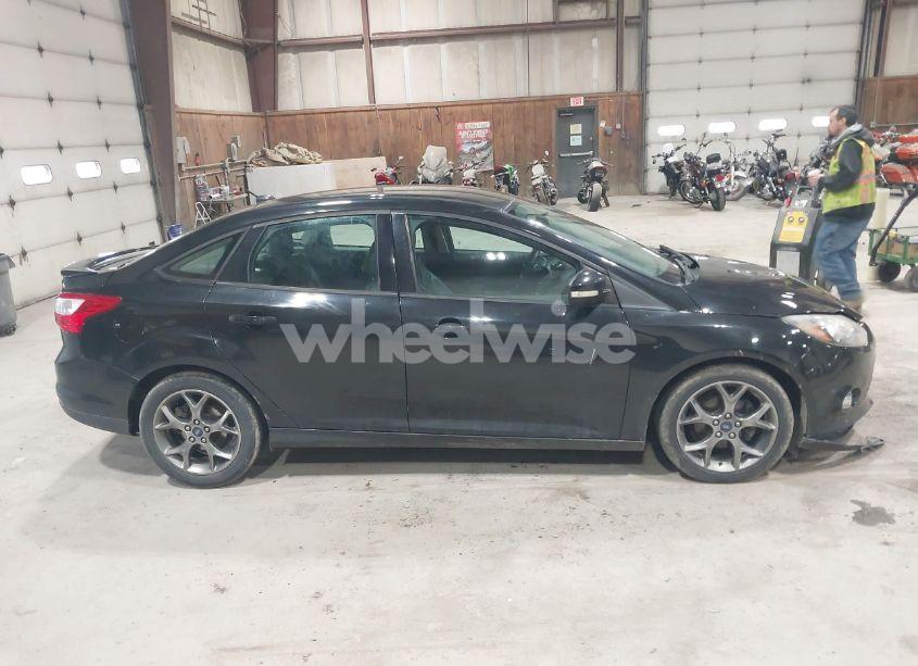 Photo 13 of 2014 Ford Focus SE (VIN 1FADP3F20EL114485)