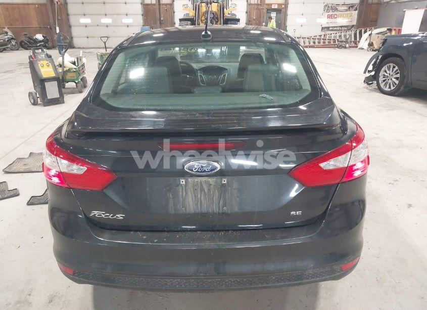 Photo 16 of 2014 Ford Focus SE (VIN 1FADP3F20EL114485)
