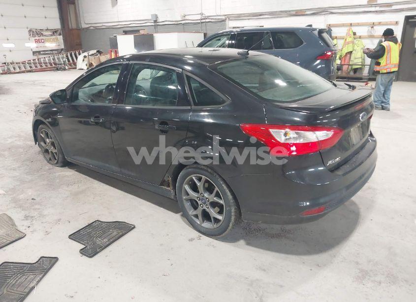 Photo 3 of 2014 Ford Focus SE (VIN 1FADP3F20EL114485)