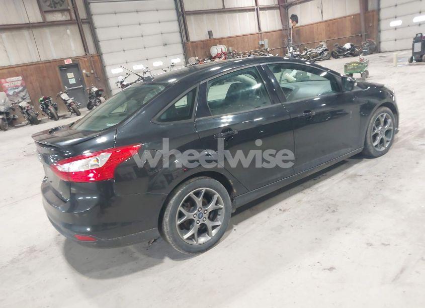 Photo 4 of 2014 Ford Focus SE (VIN 1FADP3F20EL114485)