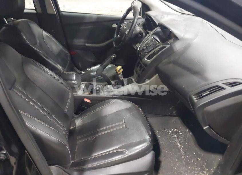 Photo 5 of 2014 Ford Focus SE (VIN 1FADP3F20EL114485)