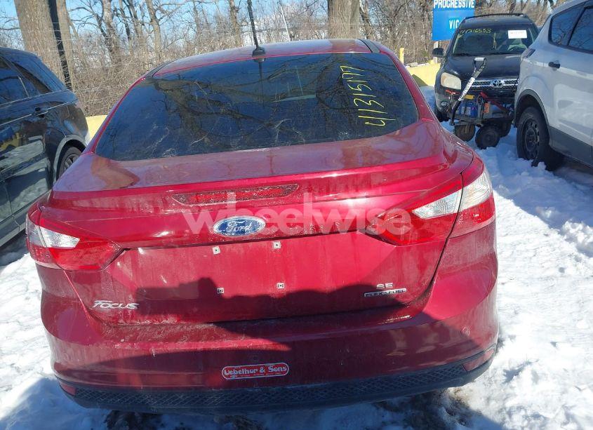 Photo 16 of 2014 Ford Focus SE (VIN 1FADP3F20EL122411)