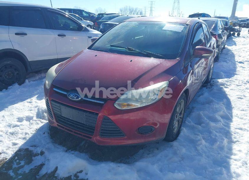 Photo 2 of 2014 Ford Focus SE (VIN 1FADP3F20EL122411)