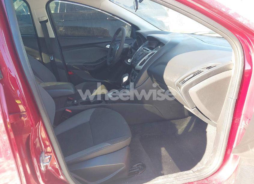 Photo 5 of 2014 Ford Focus SE (VIN 1FADP3F20EL122411)