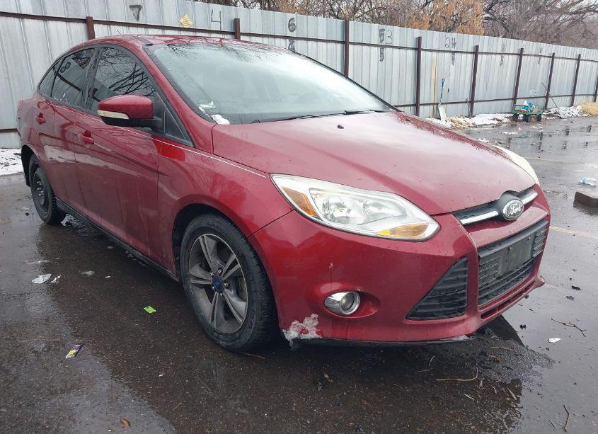 2014 Ford Focus SE (VIN 1FADP3F20EL136907) main photo