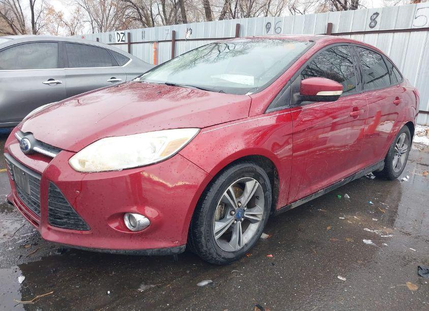 Photo 2 of 2014 Ford Focus SE (VIN 1FADP3F20EL136907)