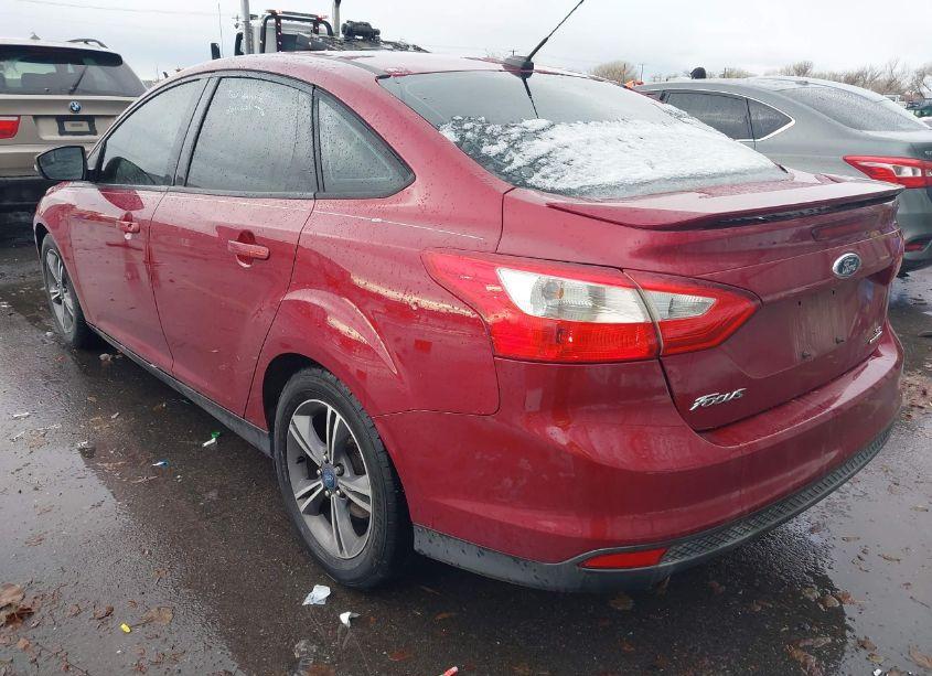 Photo 3 of 2014 Ford Focus SE (VIN 1FADP3F20EL136907)