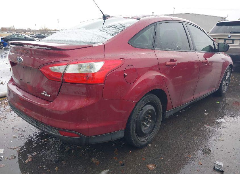Photo 4 of 2014 Ford Focus SE (VIN 1FADP3F20EL136907)