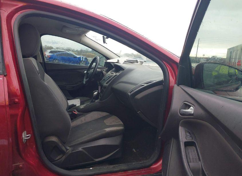 Photo 5 of 2014 Ford Focus SE (VIN 1FADP3F20EL136907)