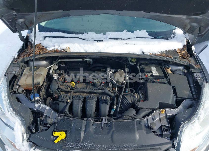 Photo 10 of 2014 Ford Focus SE (VIN 1FADP3F20EL154355)