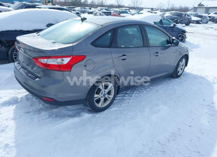 Photo 4 of 2014 Ford Focus SE (VIN 1FADP3F20EL154355)