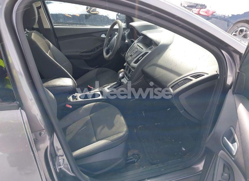 Photo 5 of 2014 Ford Focus SE (VIN 1FADP3F20EL154355)