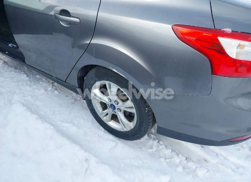 Photo 6 of 2014 Ford Focus SE (VIN 1FADP3F20EL154355)