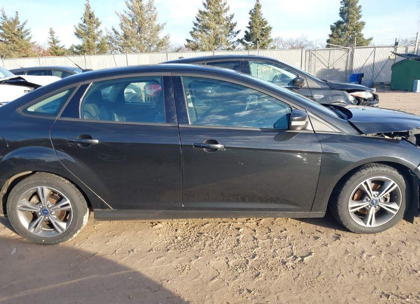Photo 14 of 2014 Ford Focus SE (VIN 1FADP3F20EL175951)