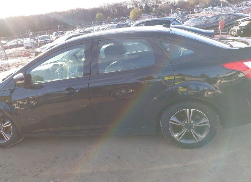 Photo 15 of 2014 Ford Focus SE (VIN 1FADP3F20EL175951)