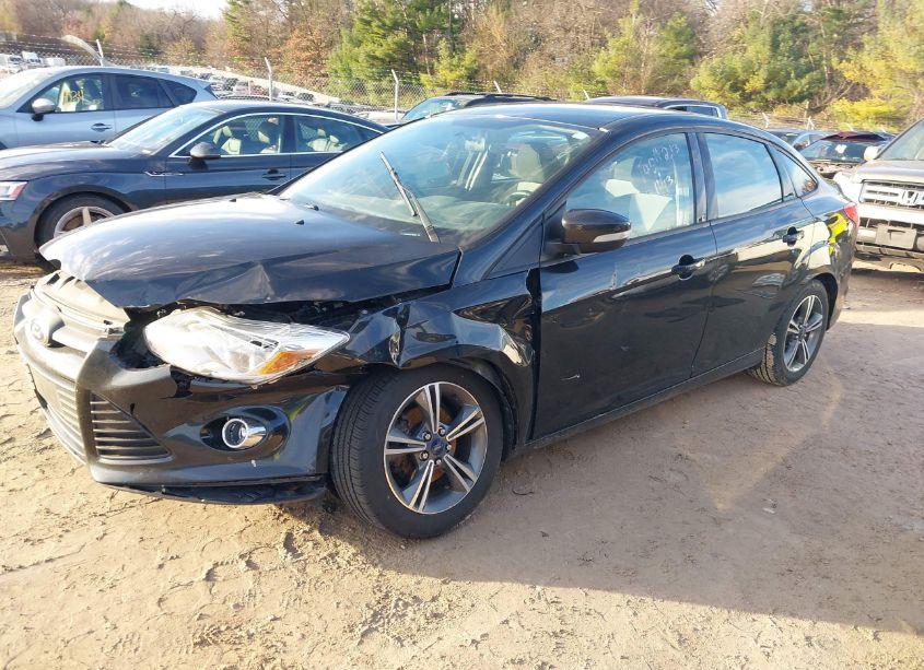 Photo 2 of 2014 Ford Focus SE (VIN 1FADP3F20EL175951)