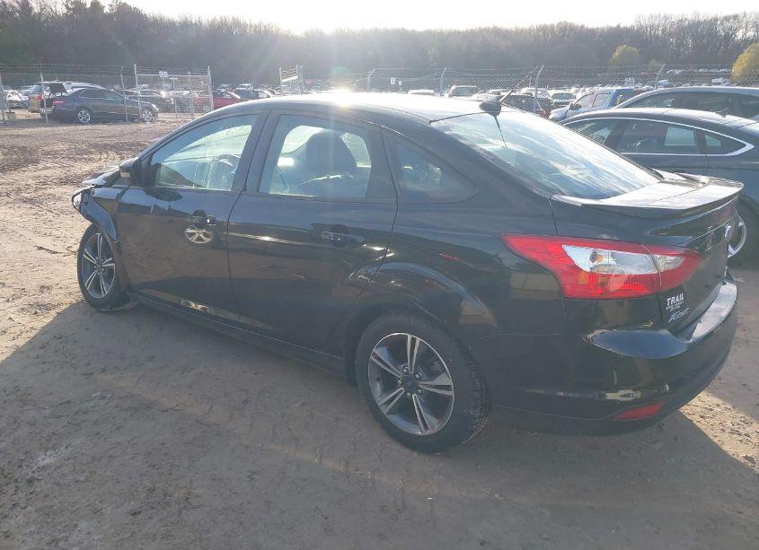 Photo 3 of 2014 Ford Focus SE (VIN 1FADP3F20EL175951)