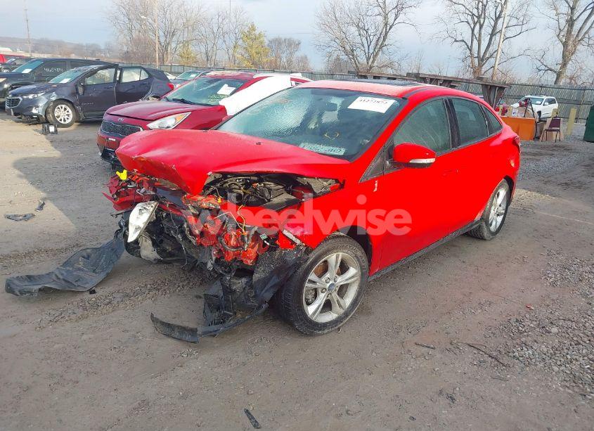 Photo 2 of 2014 Ford Focus SE (VIN 1FADP3F20EL181779)