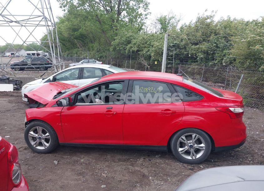 Photo 15 of 2014 Ford Focus SE (VIN 1FADP3F20EL196122)